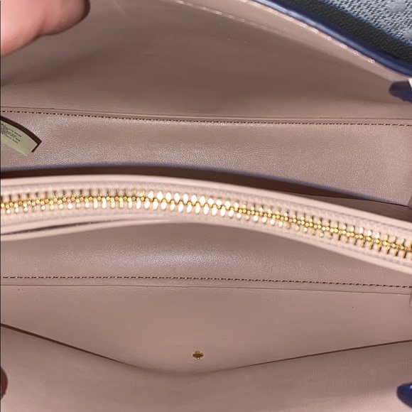 *SOLD* Kate Spade Hayes Street Isobel Crossbody - Picture 7 of 9